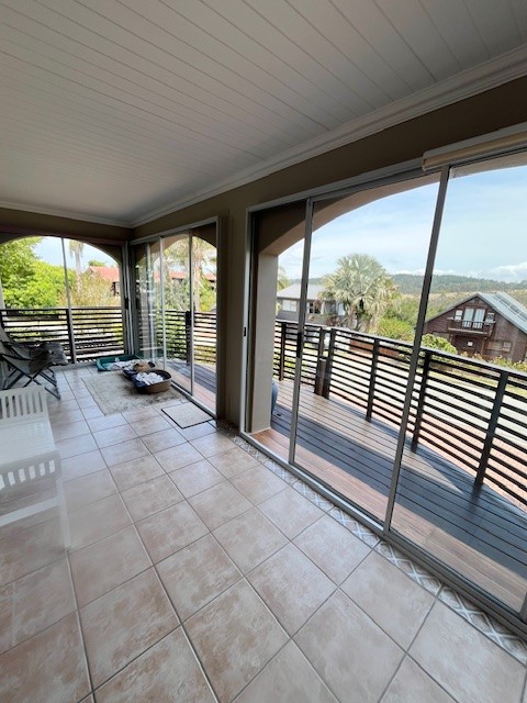 4 Bedroom Property for Sale in Herolds Bay Western Cape